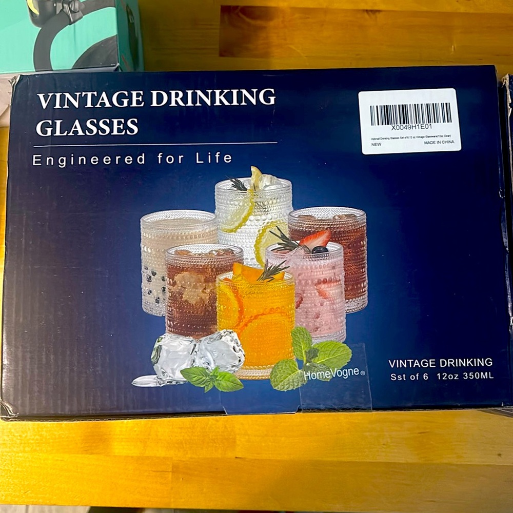 Set of 6 vintage looking clear drinking glasses BNWT